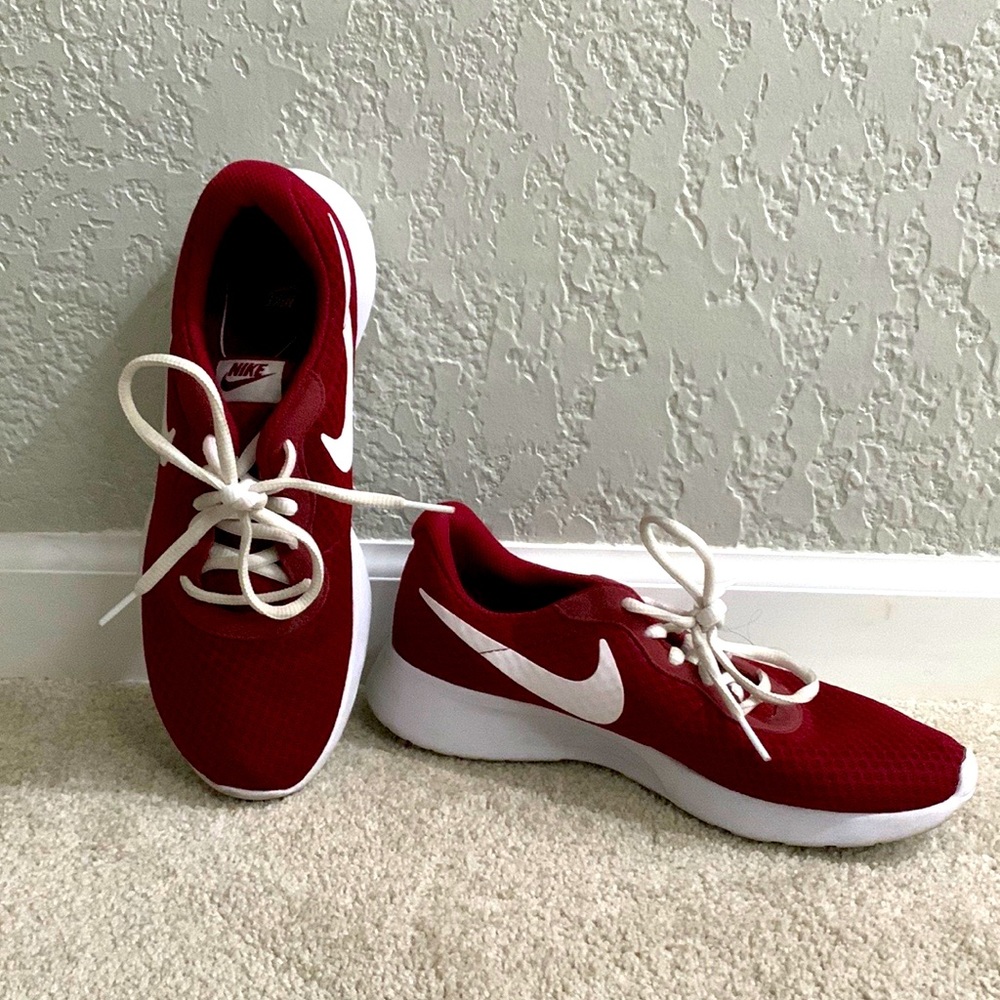 Nike Tanjuns